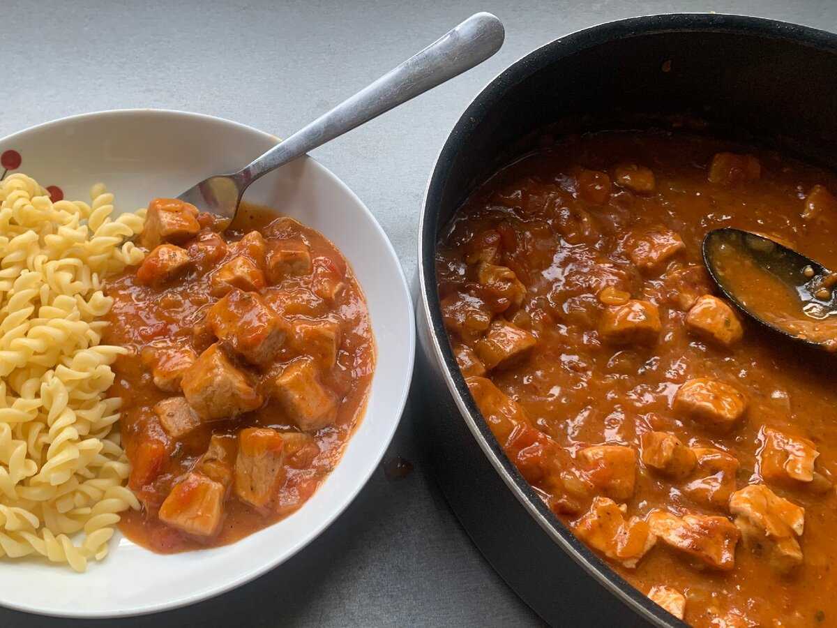 Как приготовить гуляш из говядины с подливкой, чтобы мясо было мягким