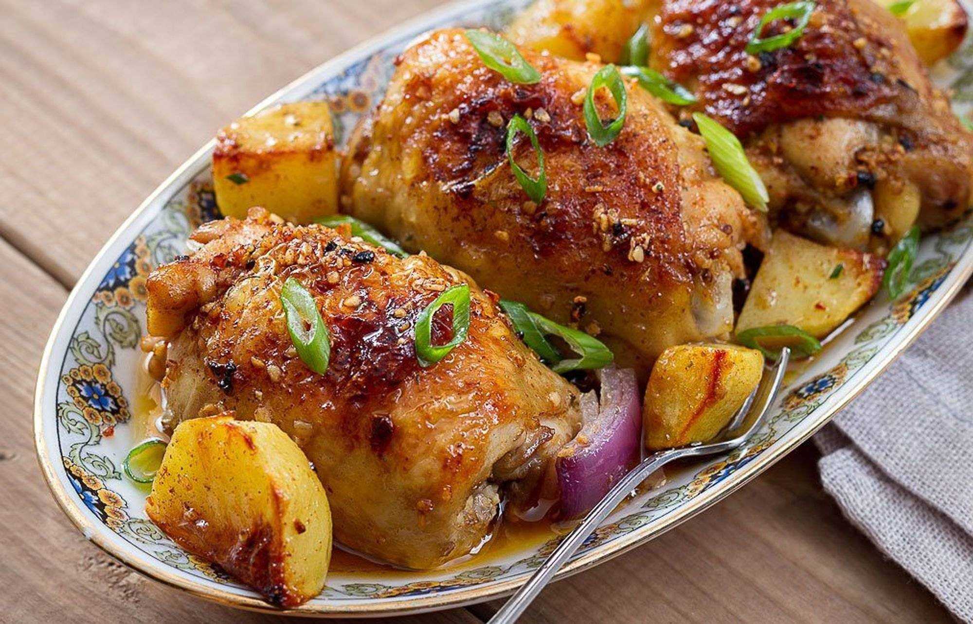 15 отличных рецептов курицы в рукаве в духовке