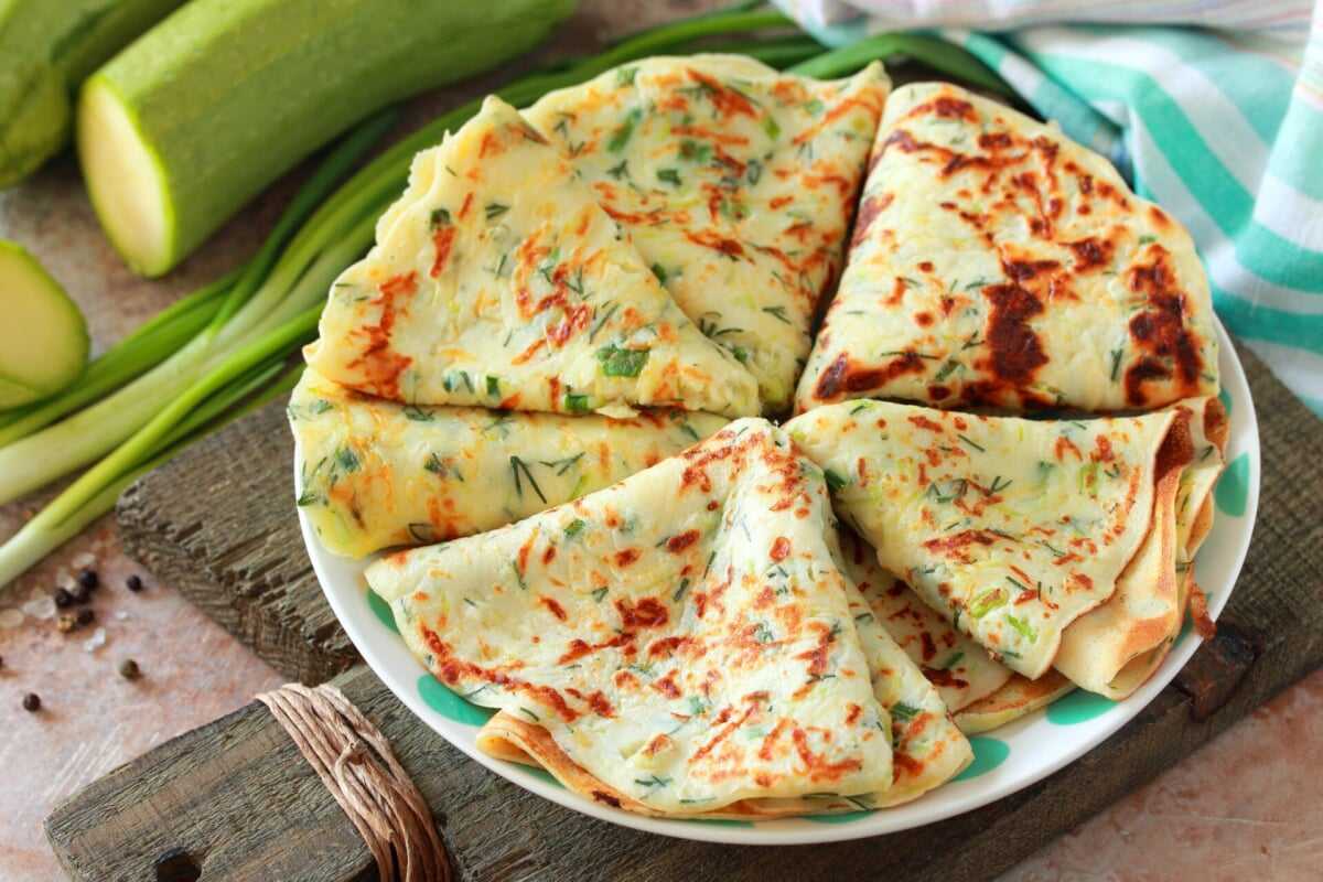 Блины из кабачков: быстро и вкусно. 8 рецептов кабачковых блинчиков