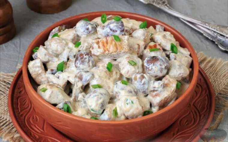 Свинина на сковороде: 9 простых и вкусных рецептов