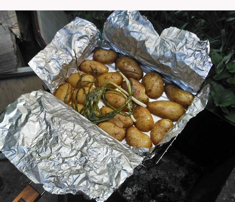 Картофель с салом в фольге