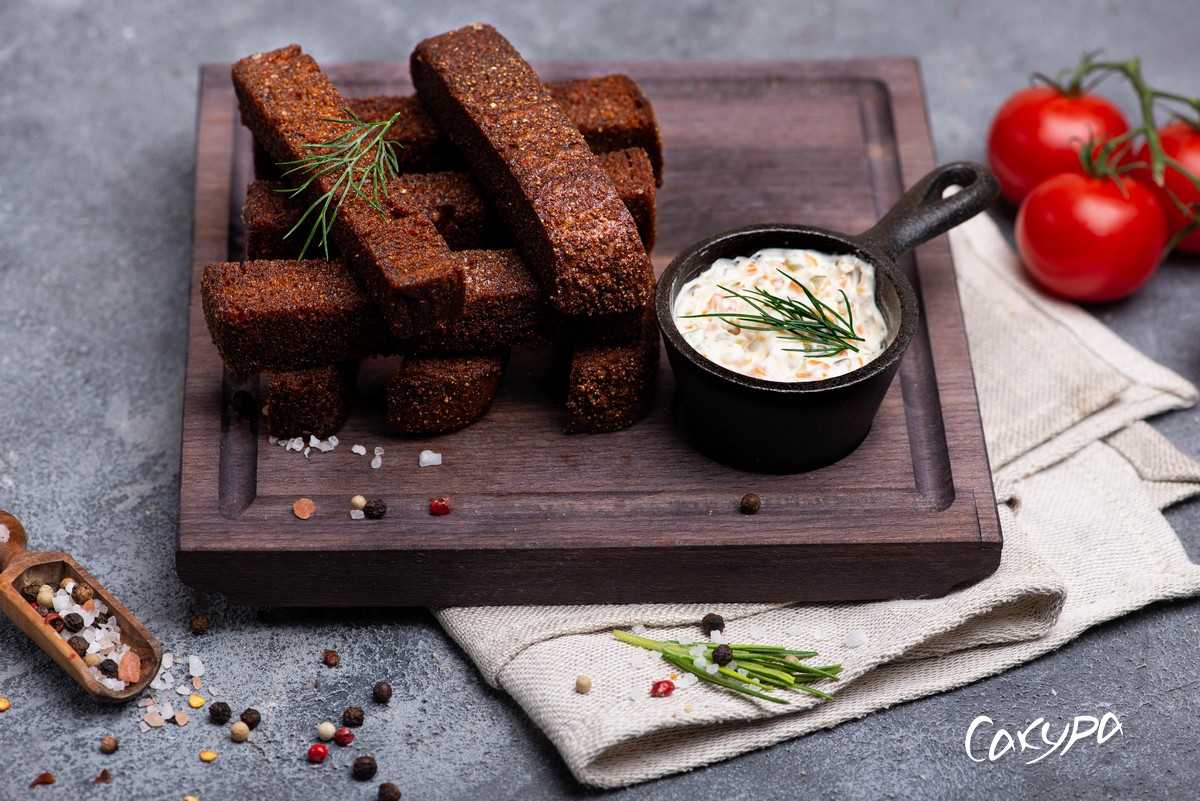 Гренки к пиву из черного хлеба с чесноком как в баре: лучшие рецепты с фото