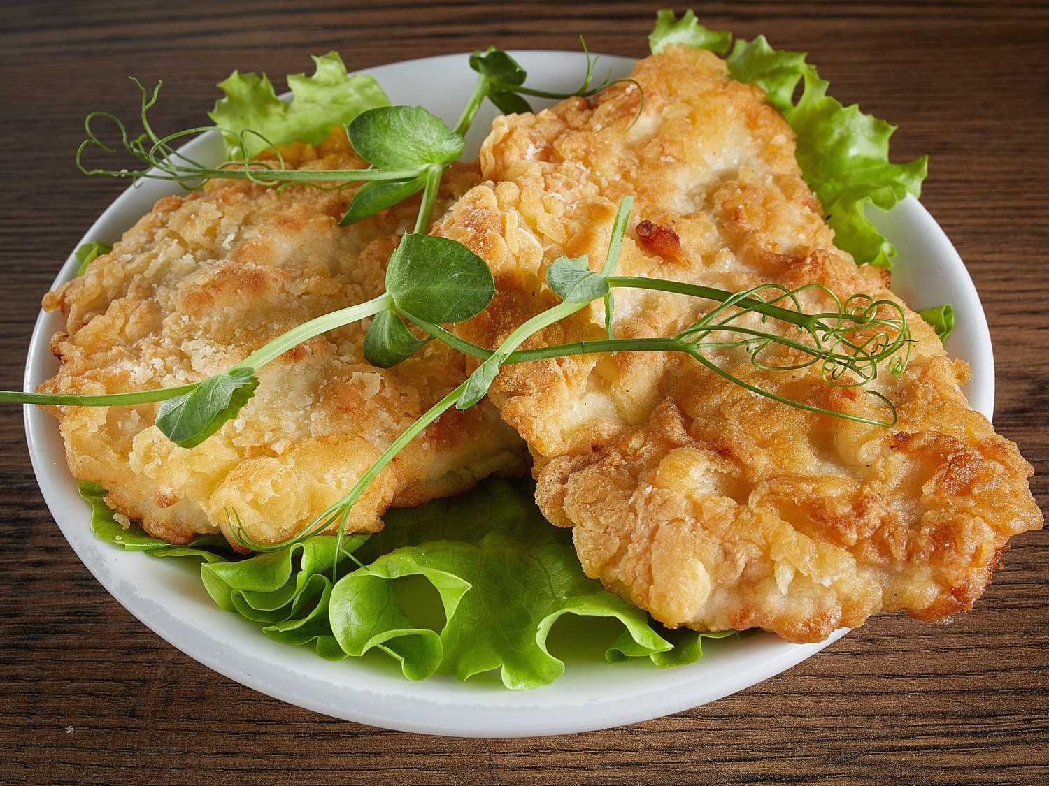 Отбивные в кляре из свинины на сковороде (сыром, мучном)