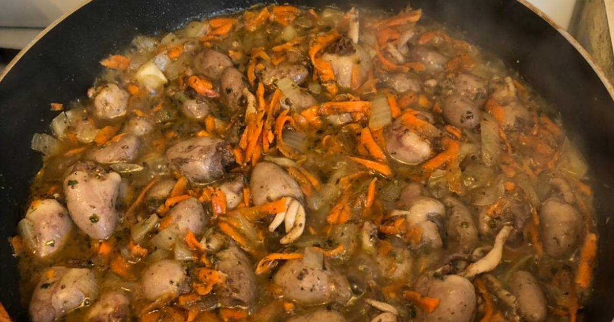 Куриные сердечки в сметане (тушеные) - рецепт приготовления