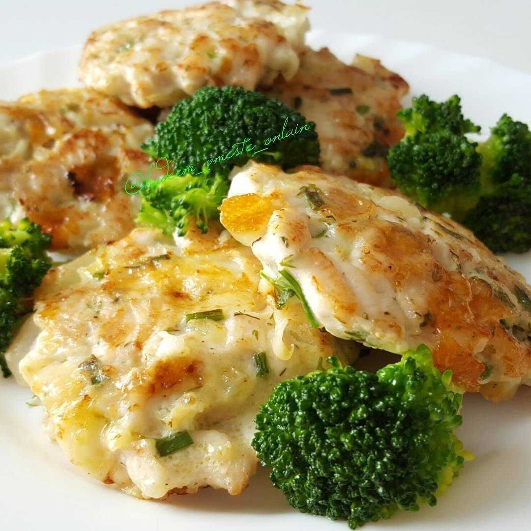 Рубленные куриные котлеты из грудок в духовке