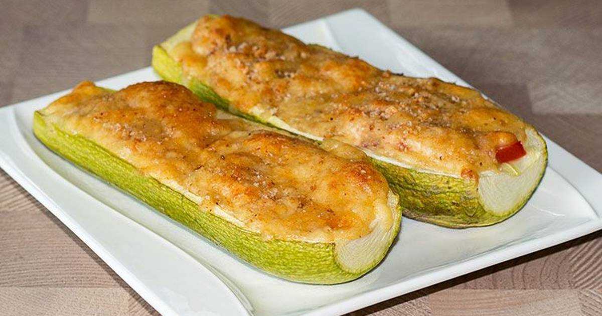 Фаршированные кабачки запеченные в духовке: курицей, мясом, фаршем, овощами - рецепты
