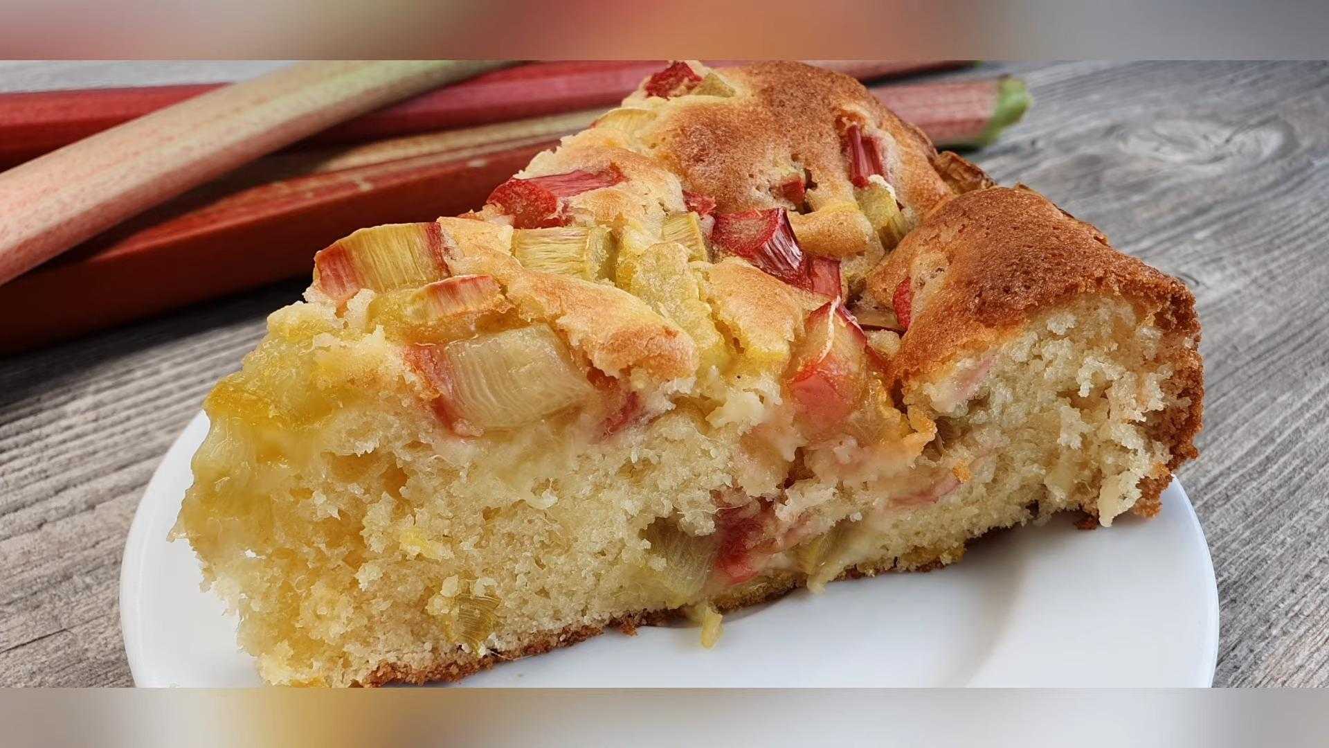 Пирог с ревенем – 9 вкусных рецептов