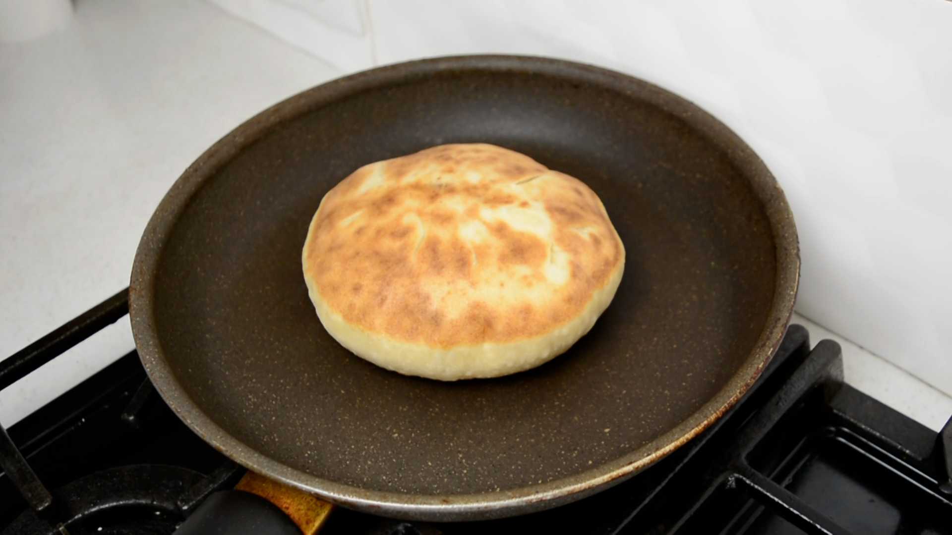 Сырные лепешки на любой вкус: 4 рецепта