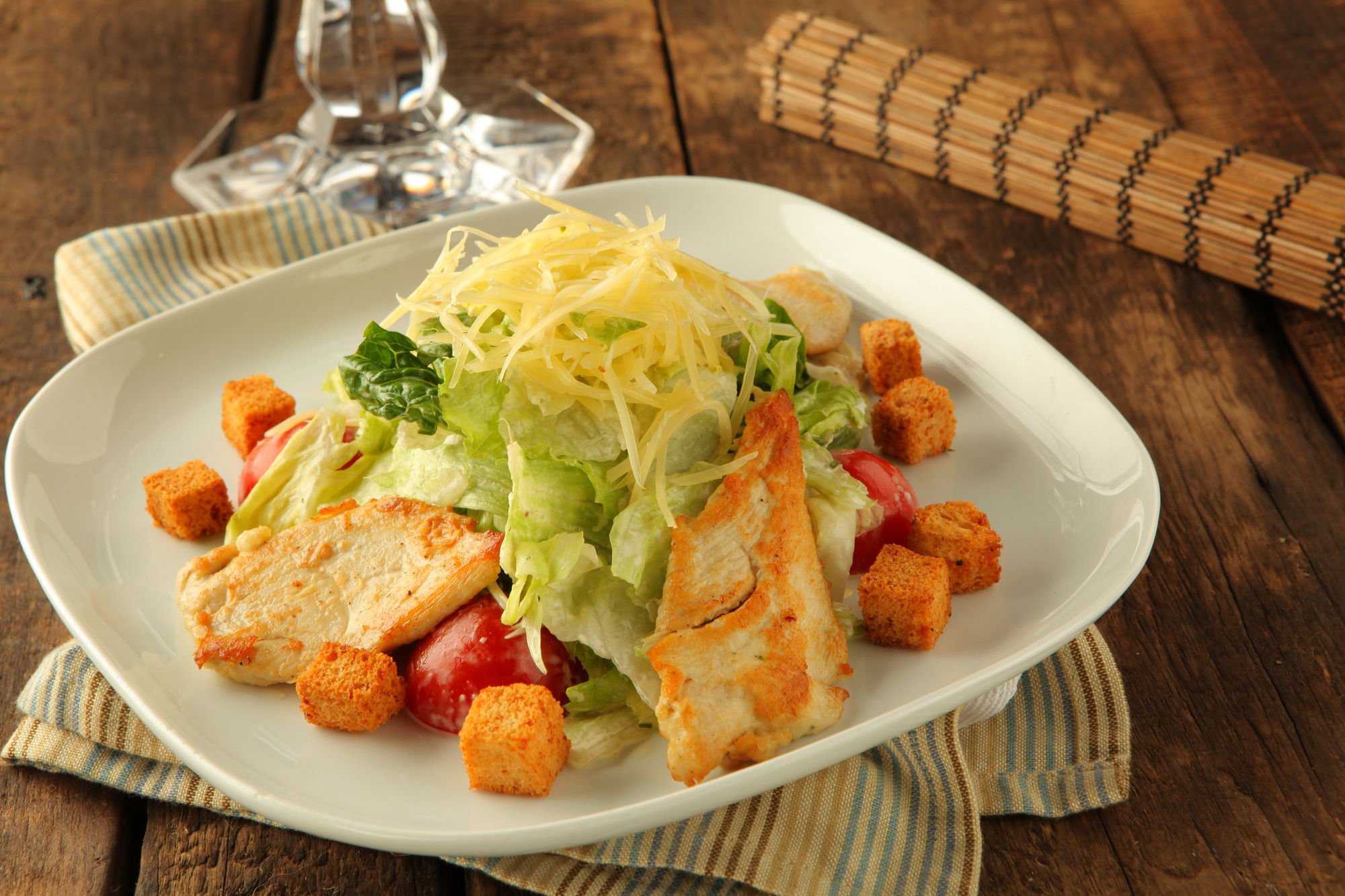 Салат цезарь с курицей: 8 рецептов в домашних условиях