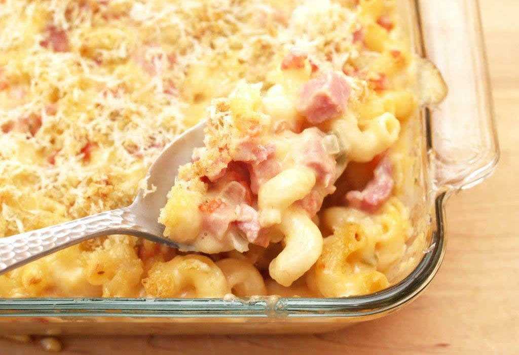 Макароны с сосисками в духовке