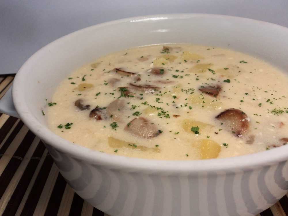 Сырный суп с курицей и плавленым сыром с грибами
