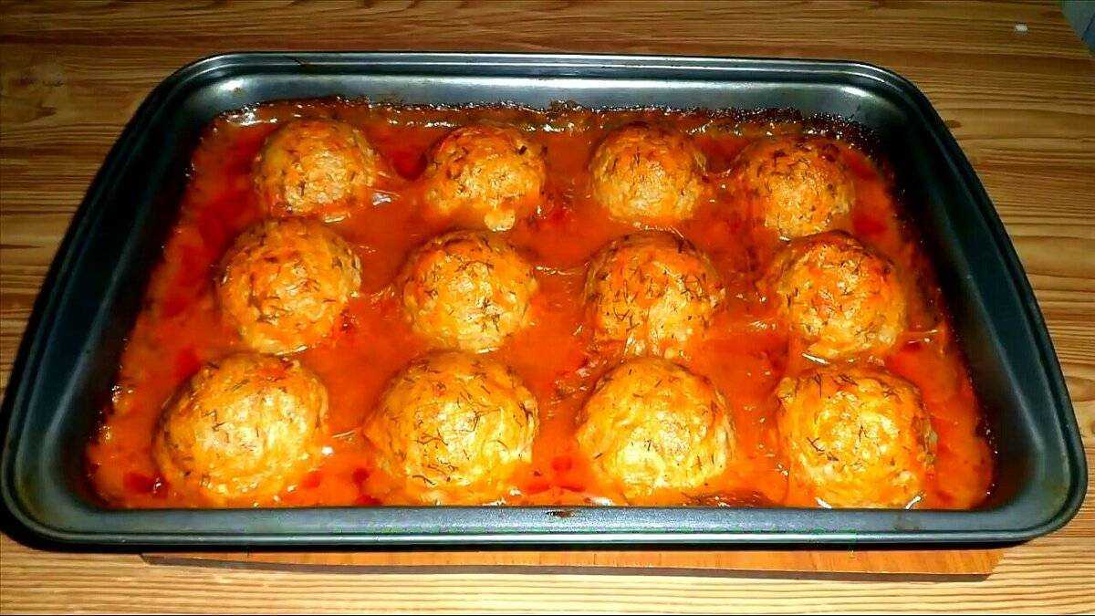 Ёжики из фарша с рисом с подливкой в духовке