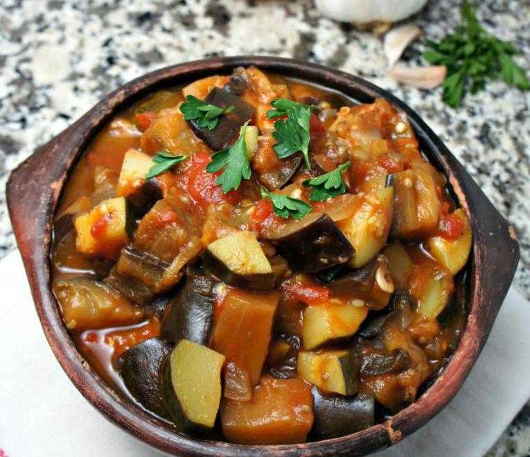 Овощное рагу с мясом - 15 вкусных и простых рецептов