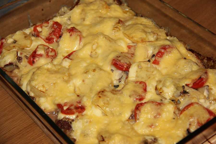 Мясо по-французски в духовке с помидорами - 5 простых и вкусных рецептов