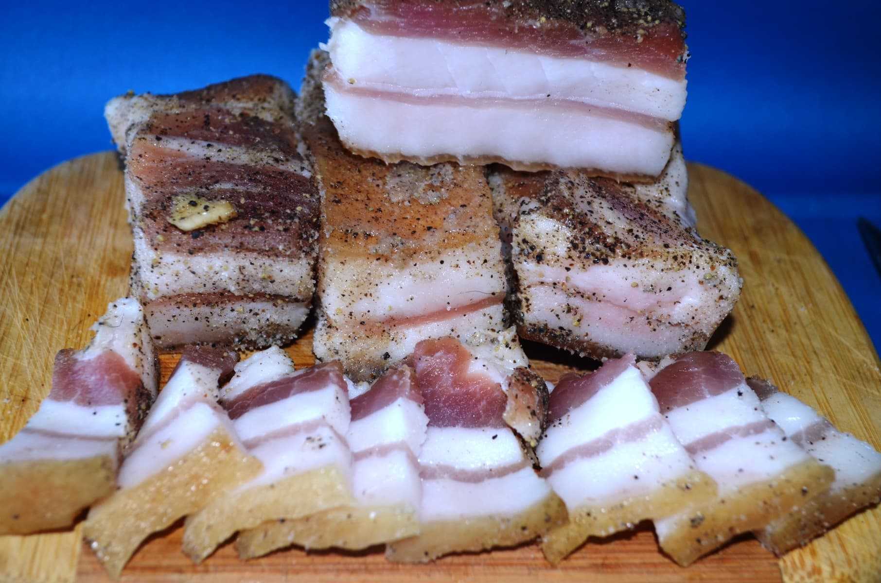 Как приготовить сало в горячем и холодном рассоле по самому вкусному рецепту