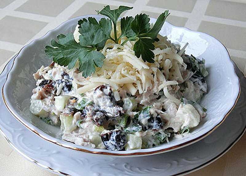 Салат «прага» с курицей и черносливом: рецепты