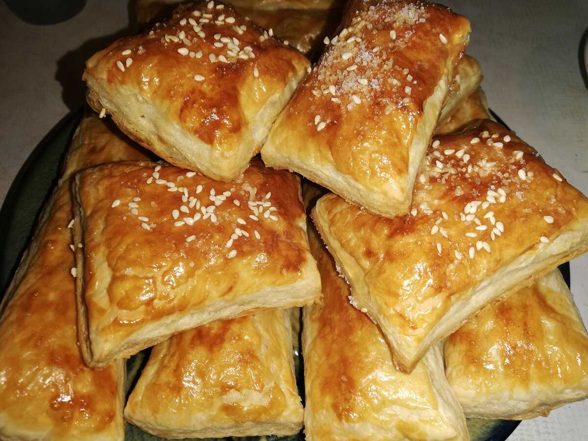 Конвертики из слоеного теста - рецепты с начинкой
