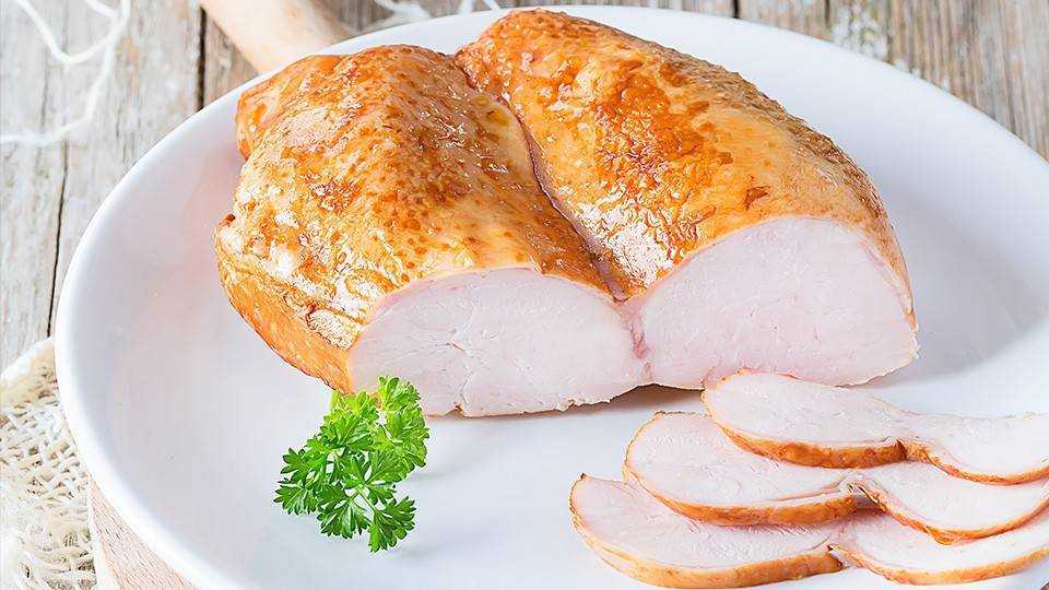 Грудка индейки, запеченная в духовке – сочная и мягкая: рецепты, особенности приготовления - onwomen.ru