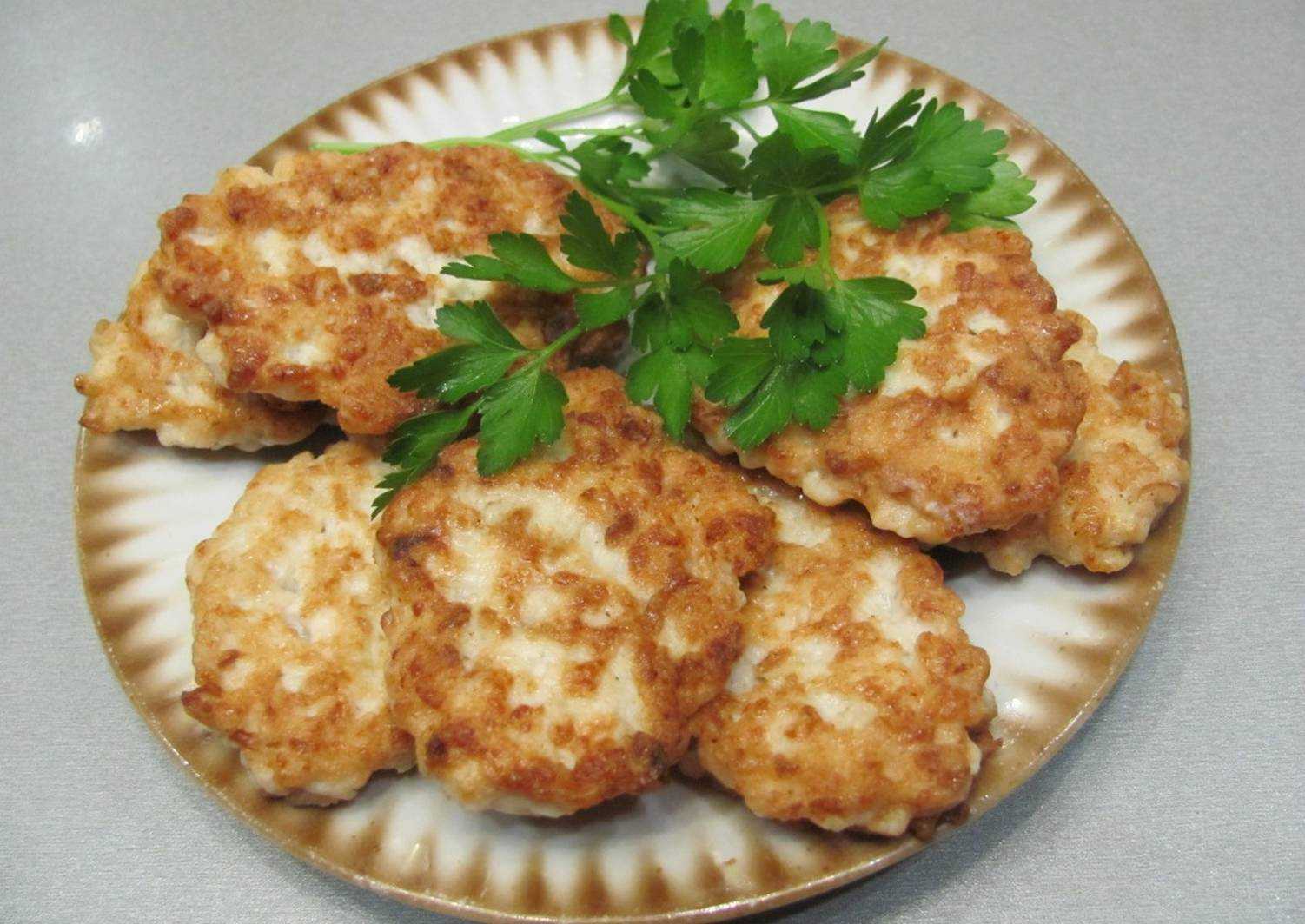 Рубленые котлеты из куриной грудки: 15 самых вкусных рецептов