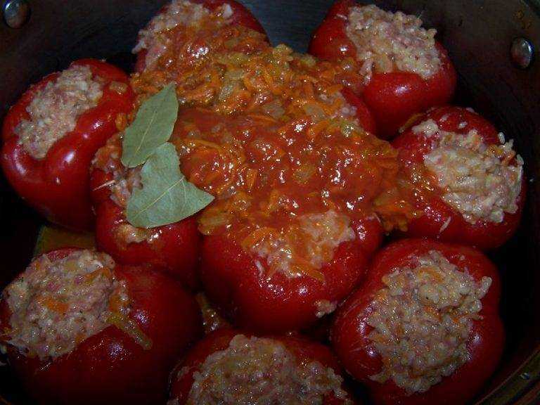 Как приготовить фаршированный перец с фаршем и рисом в кастрюле, духовке и мультиварке?