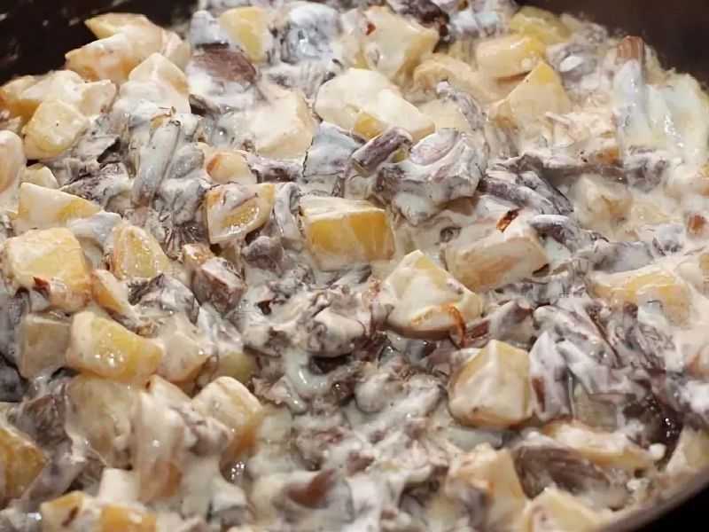 Картофельная запеканка с грибами в духовке