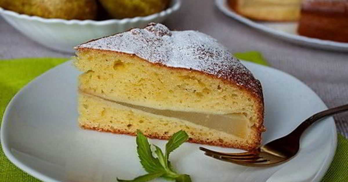 Пышная шарлотка с грушами