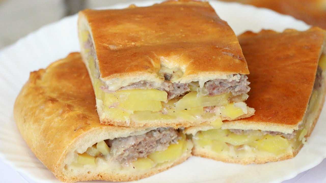 Заливной пирог на кефире с фаршем в духовке - готовим из мяса