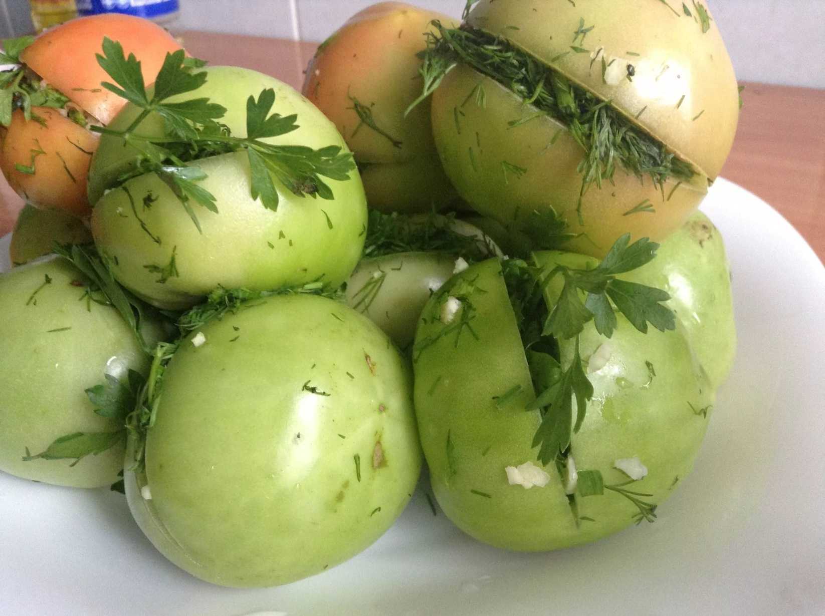 Маринованные зеленые помидоры на зиму: 23 домашних вкусных рецепта