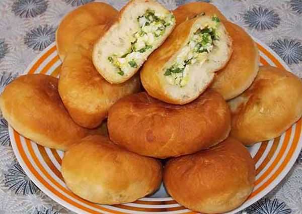 Пирожки с луком и яйцом