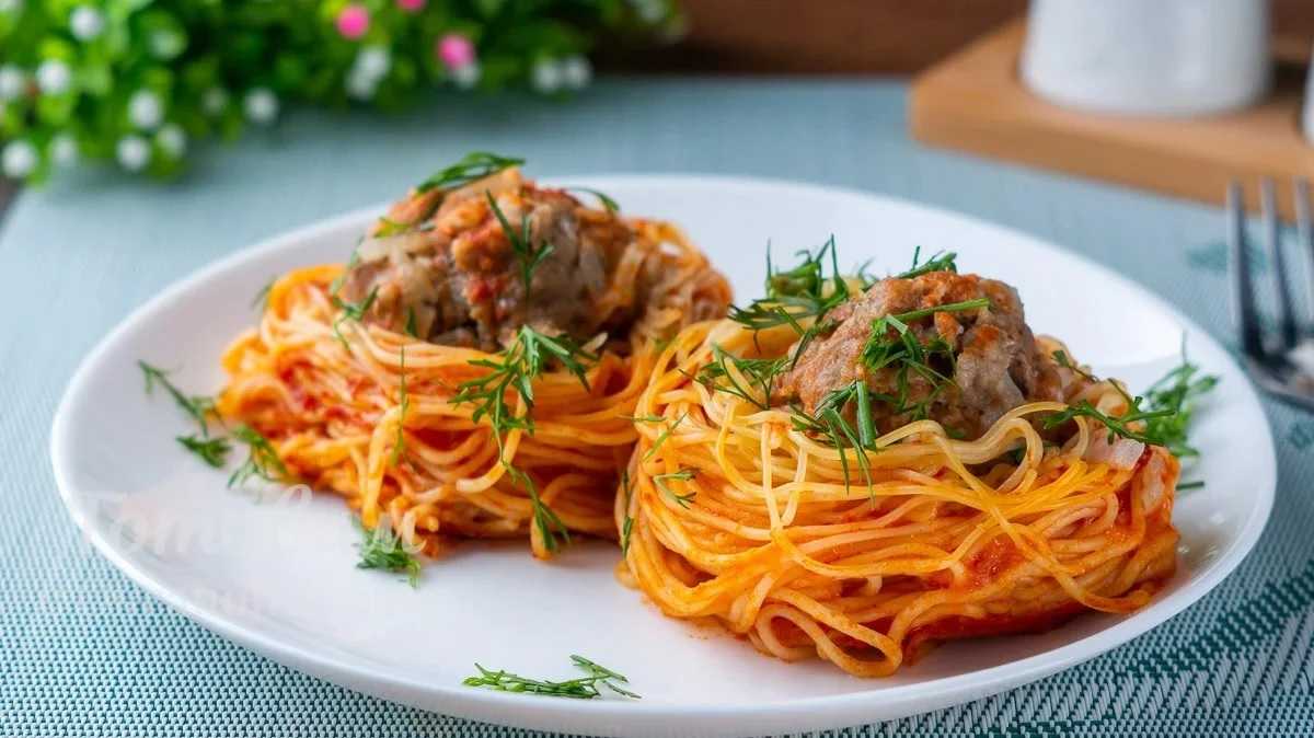 Гнезда с фаршем на сковороде - вкусные рецепты