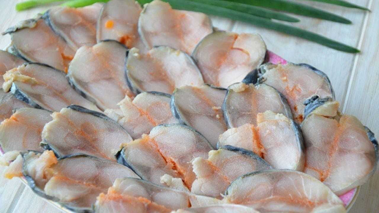 Очень вкусная малосольная скумбрия - 11 рецептов в домашних условиях