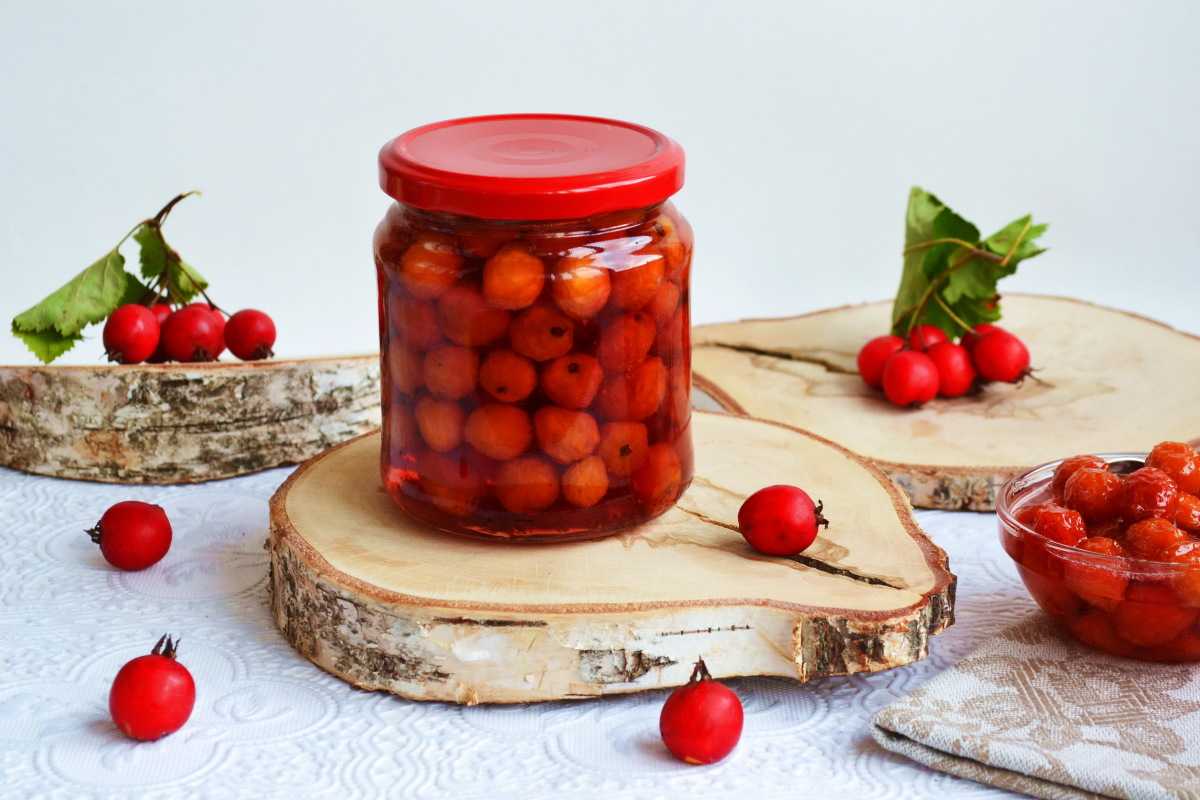 Вкусные и полезные рецепты приготовления боярышника на зиму
