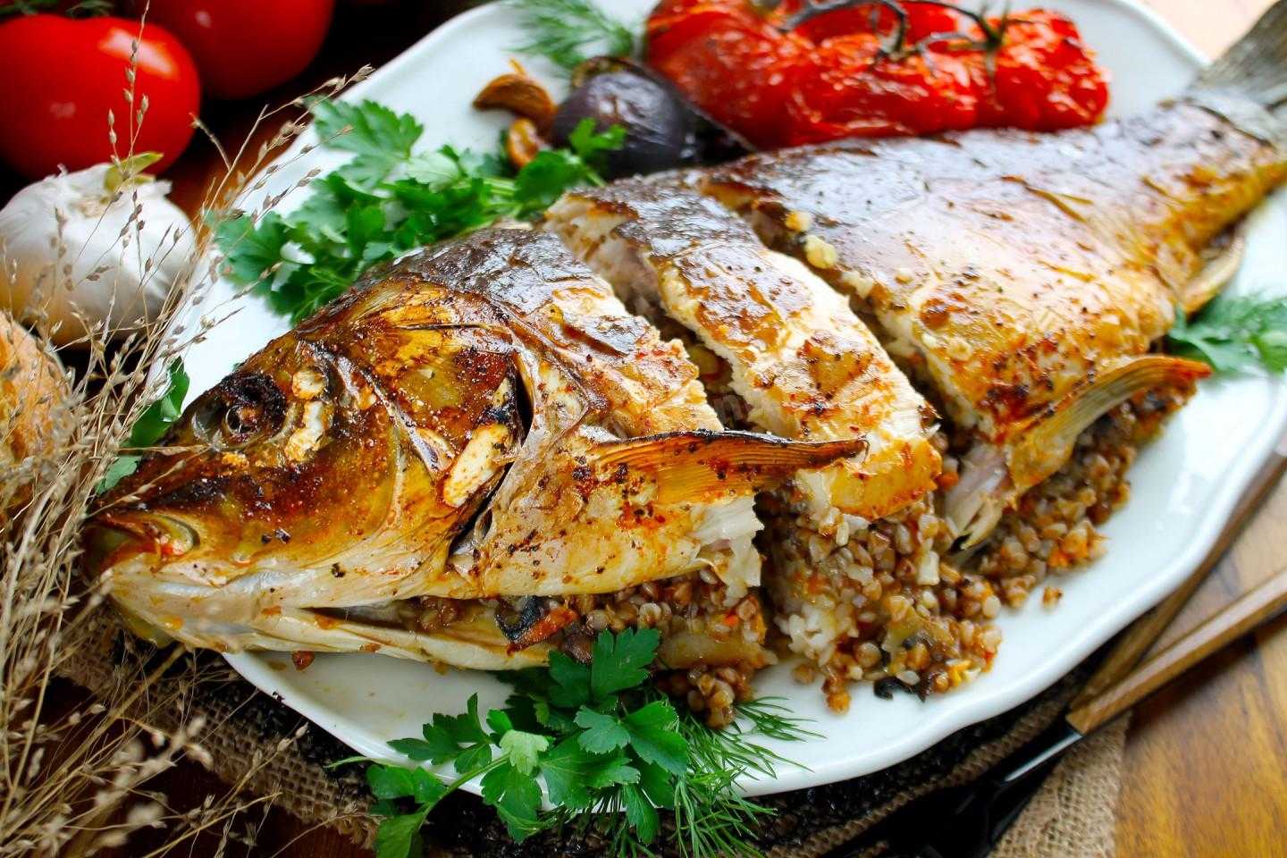 Карп с гречкой