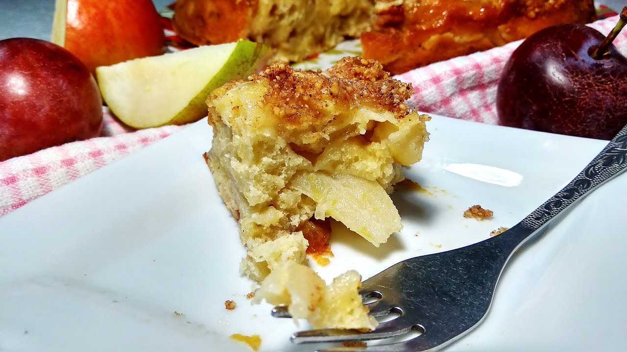 Воздушная, пышная шарлотка с грушами – самые простые и вкусные рецепты