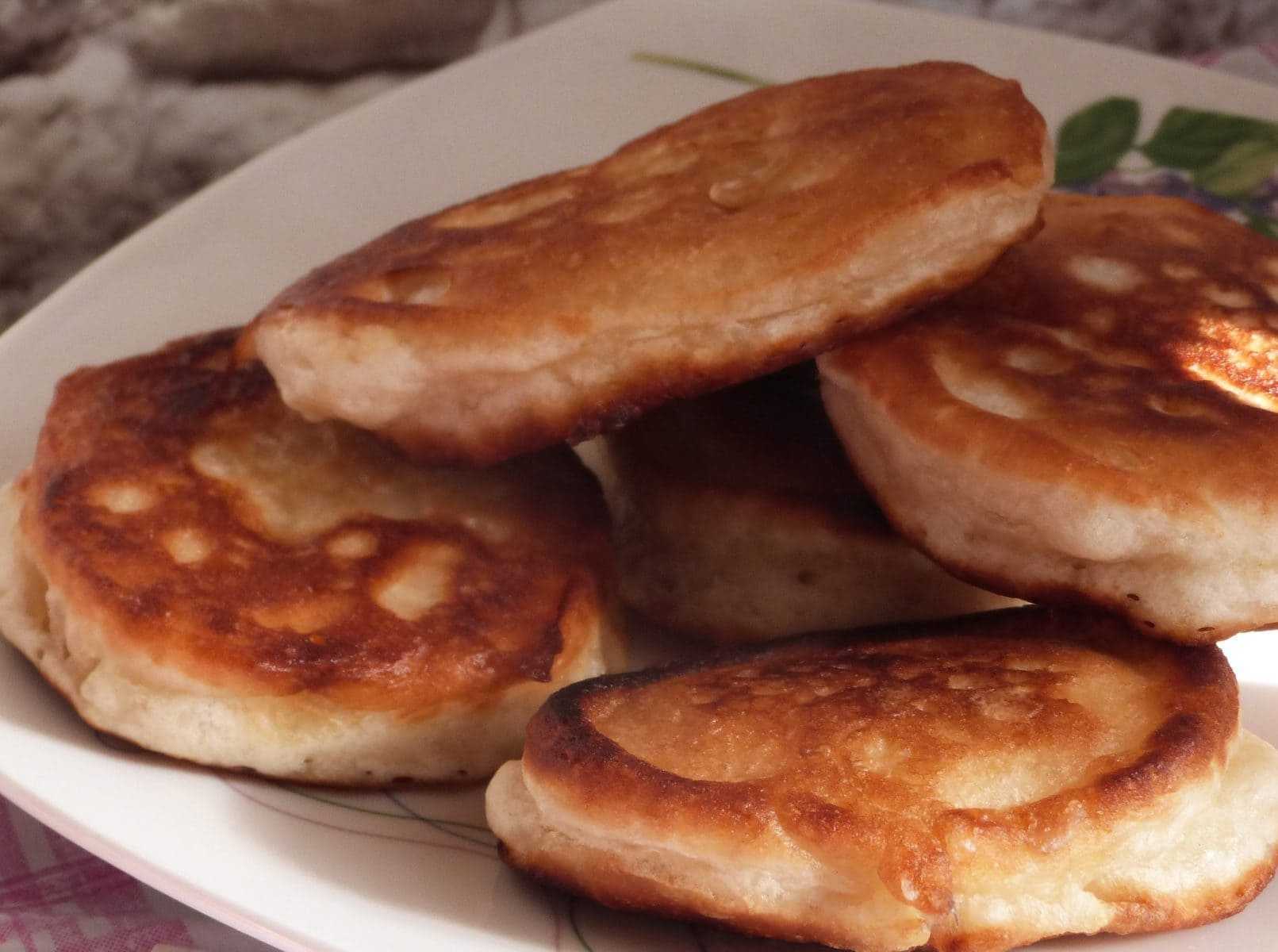 Оладьи на ряженке – быстрый и вкусный завтрак