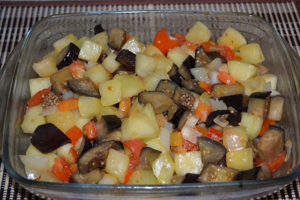 Вкусное соте из баклажанов: 3 рецепта с фото
