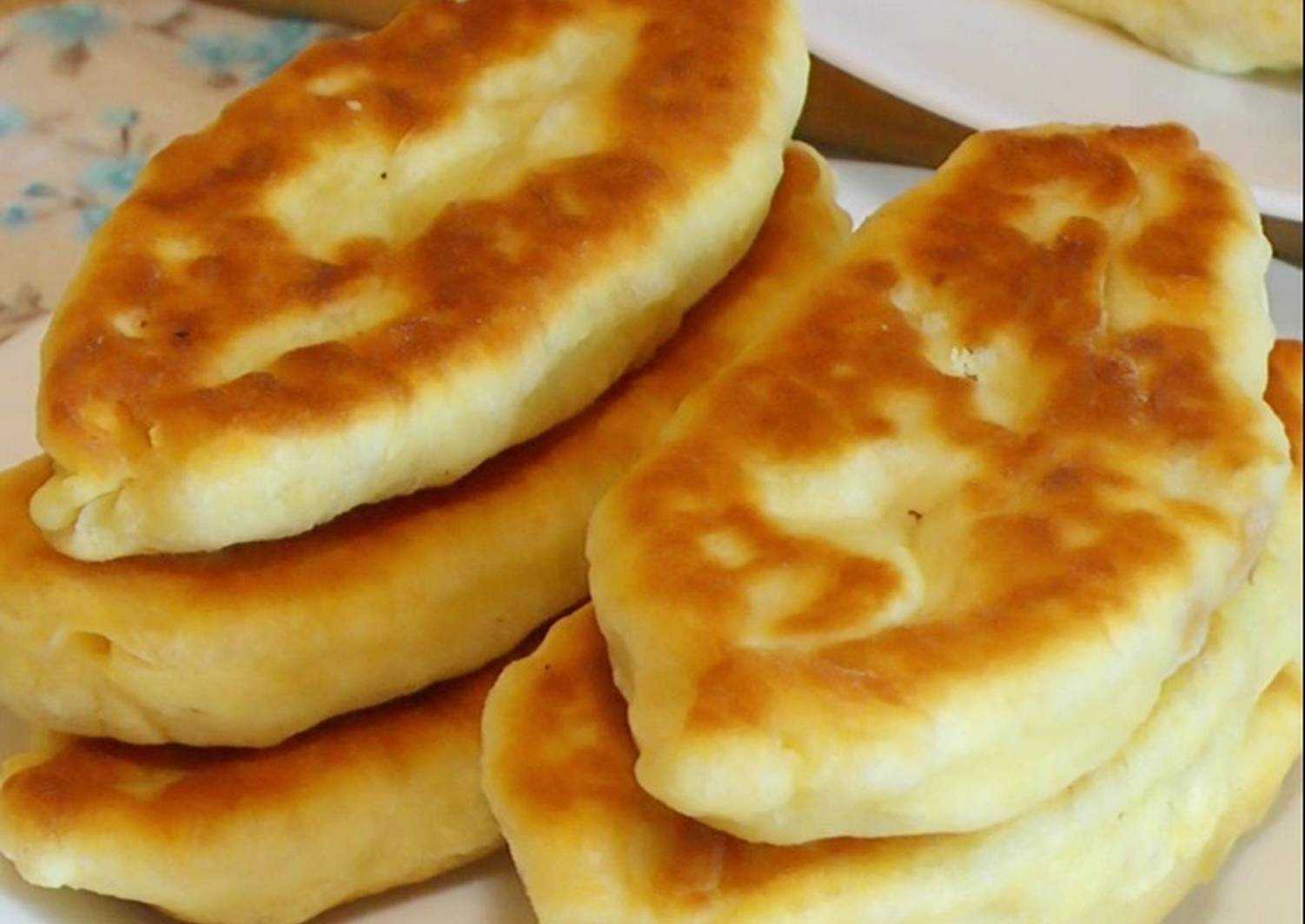Дрожжевое тесто для пирожков в духовке и на сковороде — очень вкусное и воздушное как пух