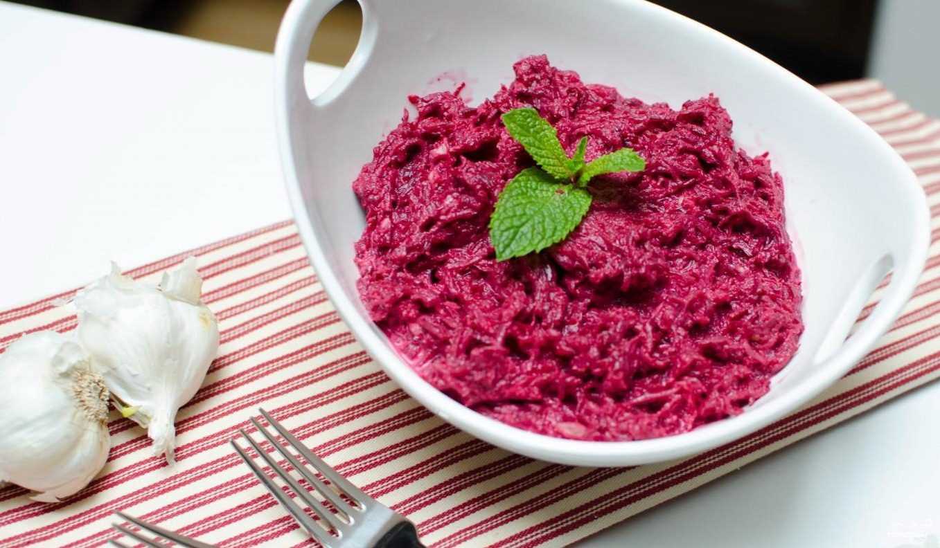 Салаты из сырой свеклы. простые и очень вкусные рецепты на каждый день. - ешь твори люби