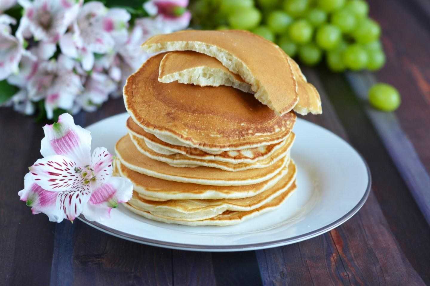 Панкейки на молоке – классические рецепты пышных панкеек