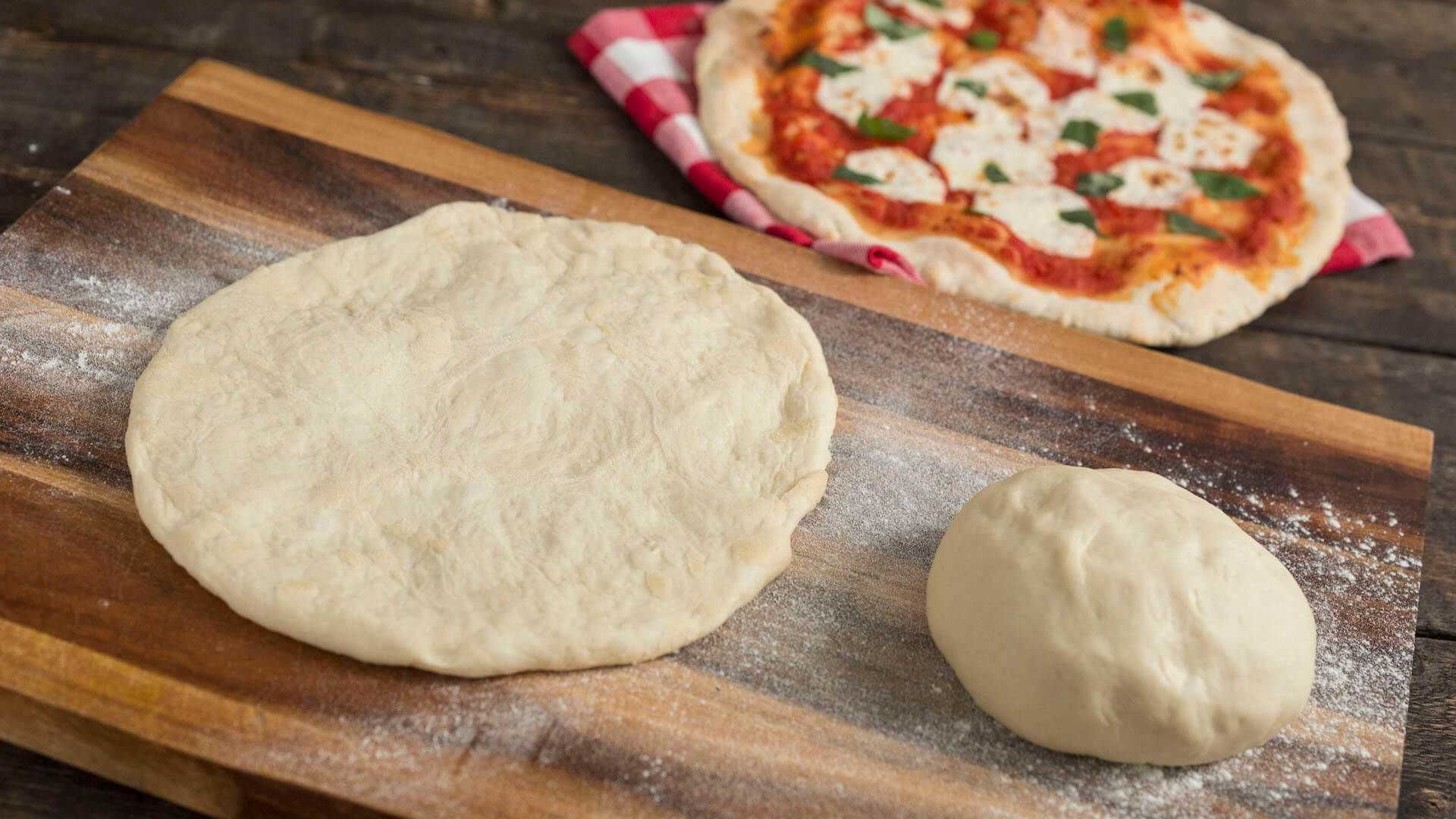 Тесто для пиццы — 10 простых и вкусных рецептов в домашних условиях