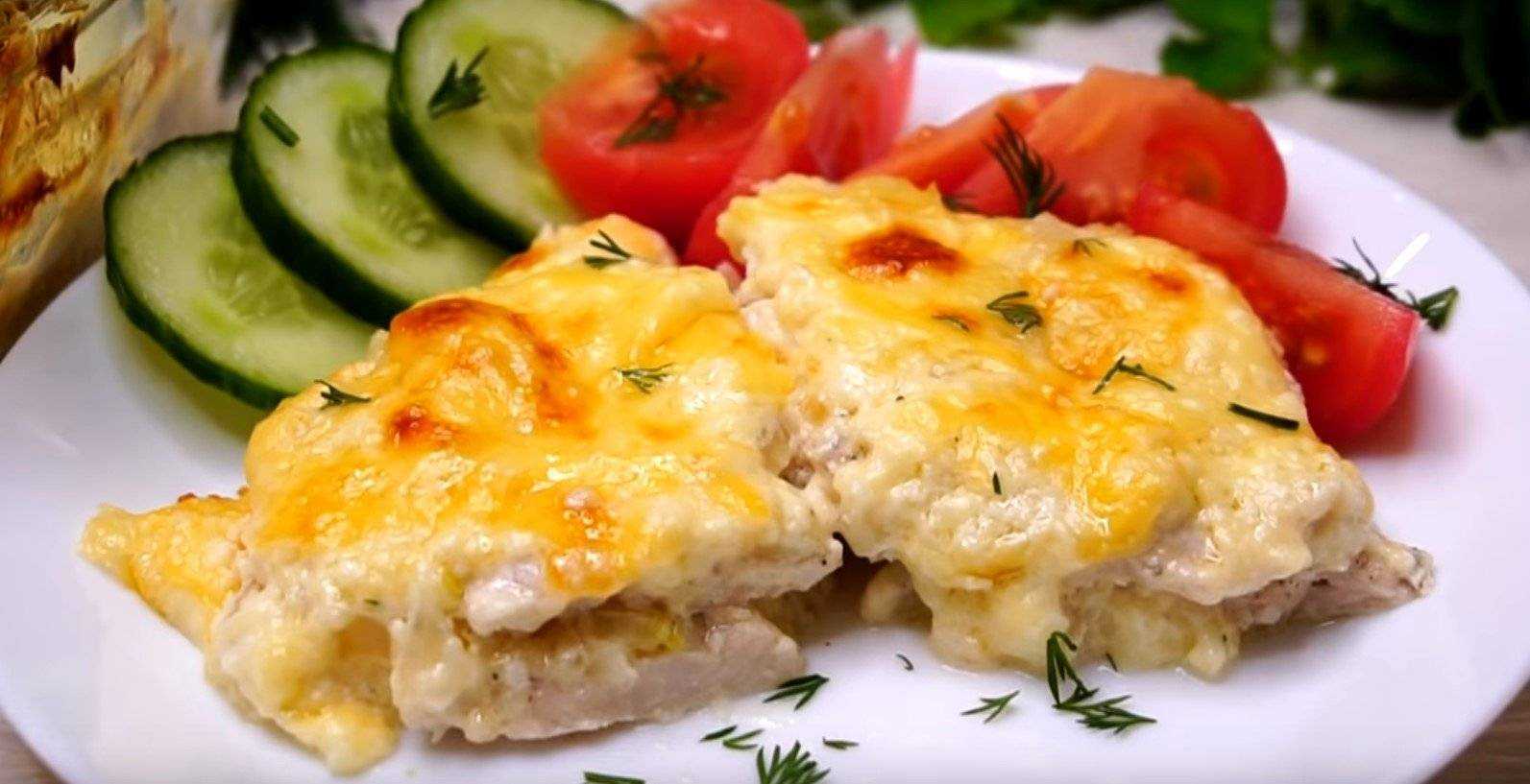 Курица с картошкой в духовке - 8 самых вкусных рецептов