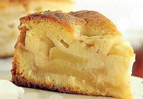 Шарлотка с яблоками на сметане: рецепты в духовке, в мультиварке
