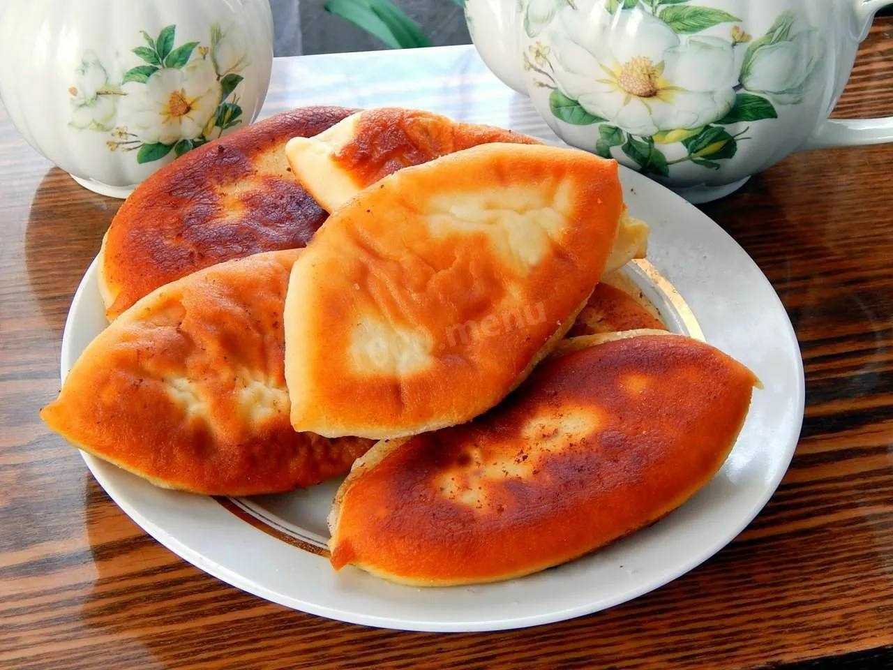 Дрожжевое тесто для пирожков в духовке — простое и вкусное