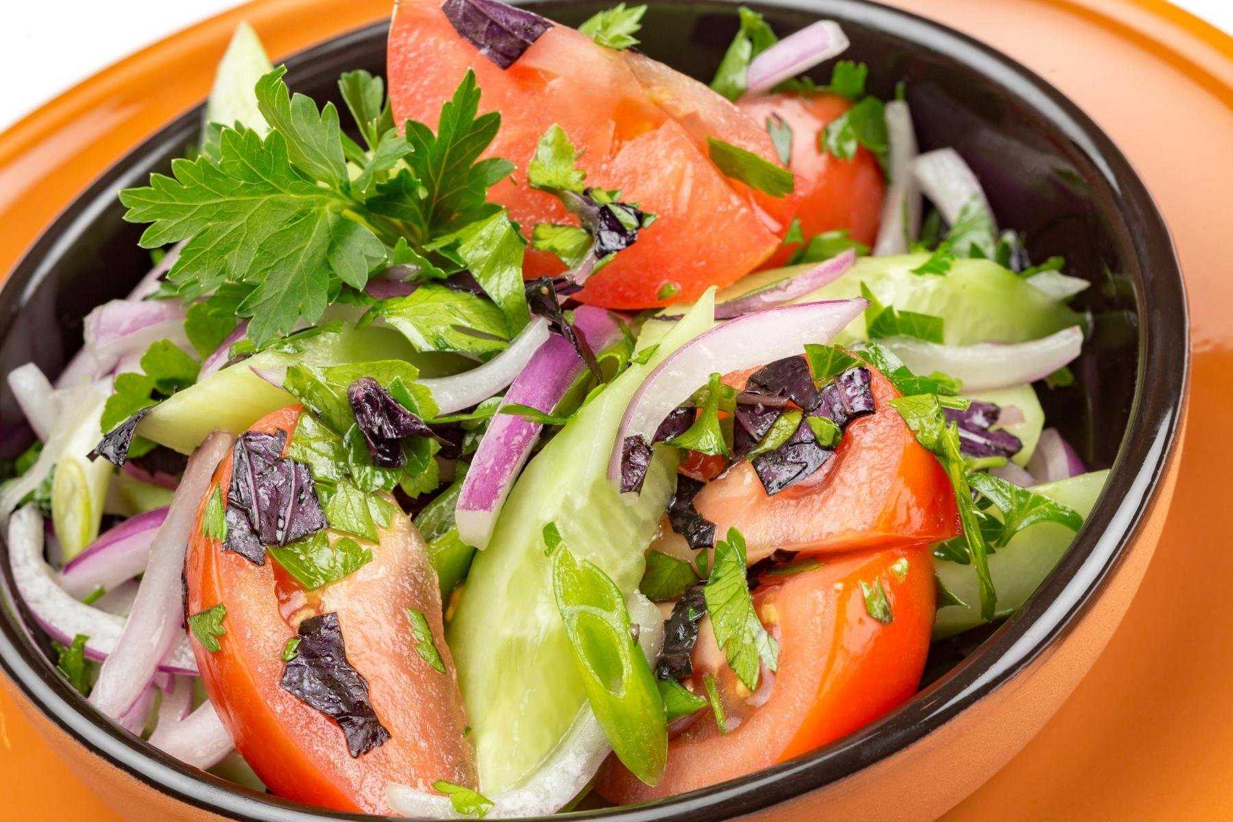 Очень вкусные салаты  из свеклы на зиму – пальчики оближешь