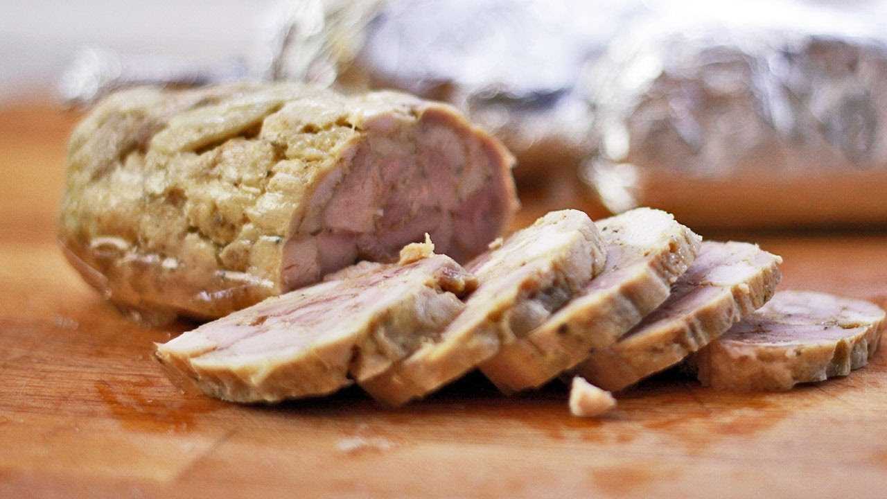 Куриный рулет в бутылке с грибами. | шедевры кулинарии