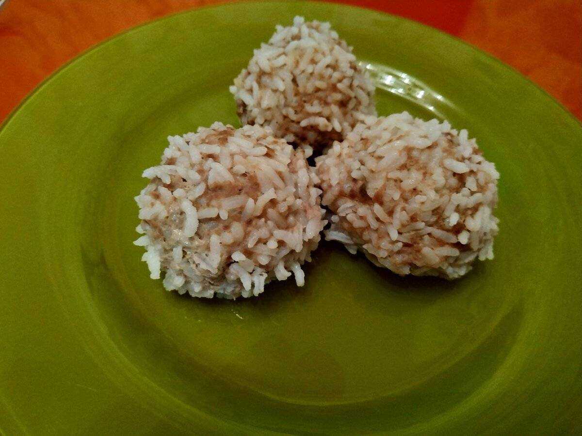 Ёжики из фарша с рисом и подливкой