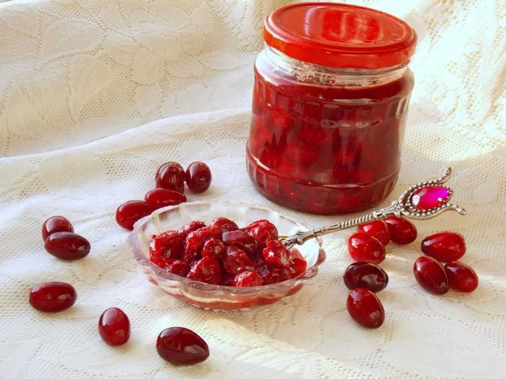 Варенье из кизила на зиму — очень вкусное и необычайно красивое угощение
