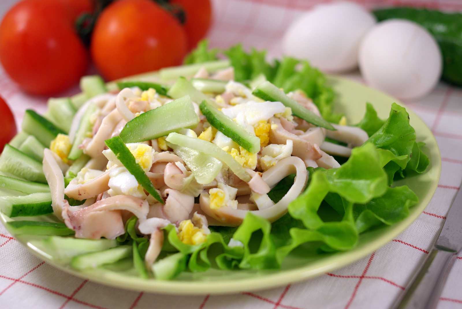 Салат из кальмаров - 11 рецептов вкусных и простых салатов с кальмарами и яйцом