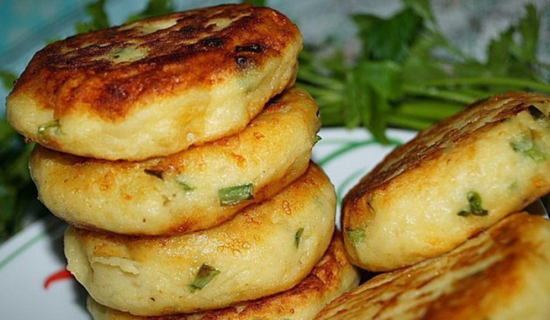 Пышные оладьи на кефире как пух — секретные фишки приготовления