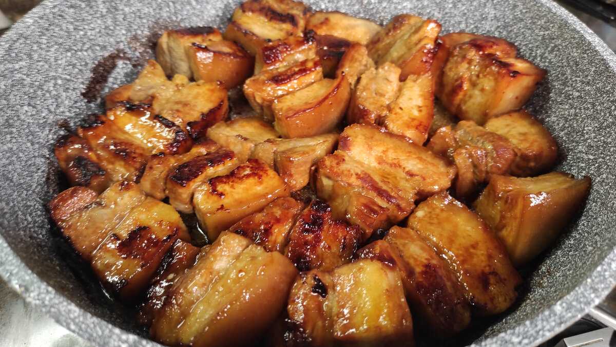 Жареная картошка с мясом на сковороде рецепт с фото